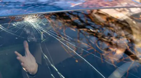 Photo d'une fissure pare-brise