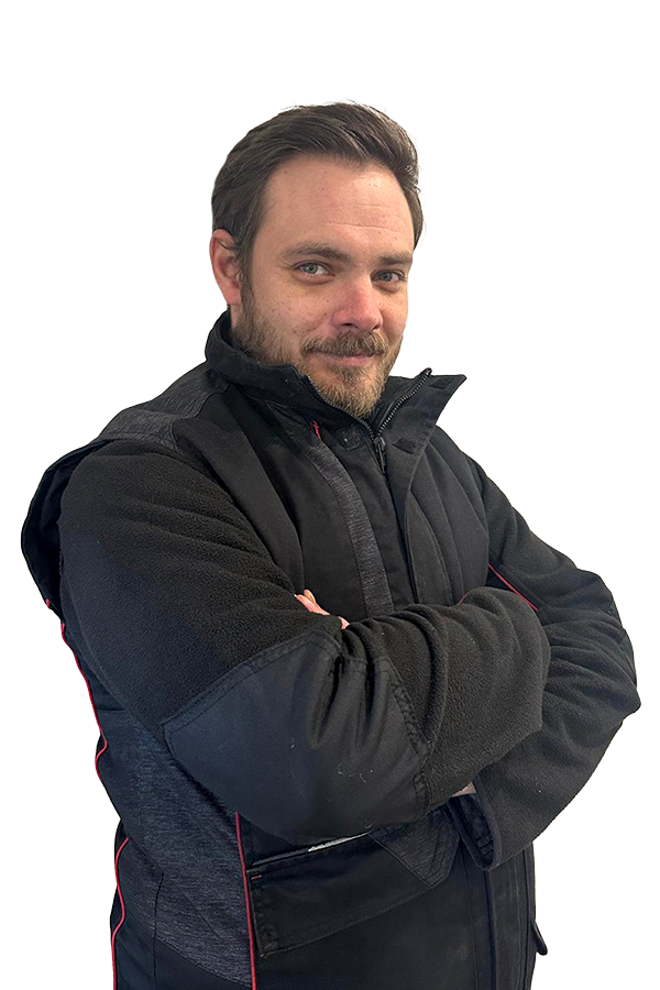 Charles, gérant du garage carrosserie à Ormoy