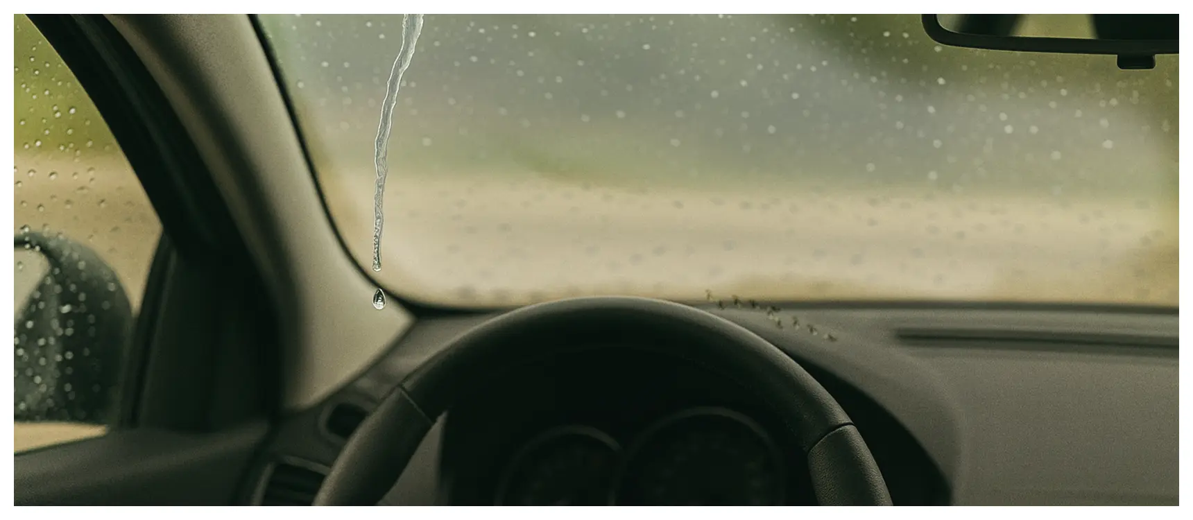 Pare-brise qui fuit sur une voiture